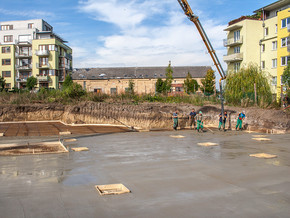 Zemní práce na budově C, D – betonování základové desky